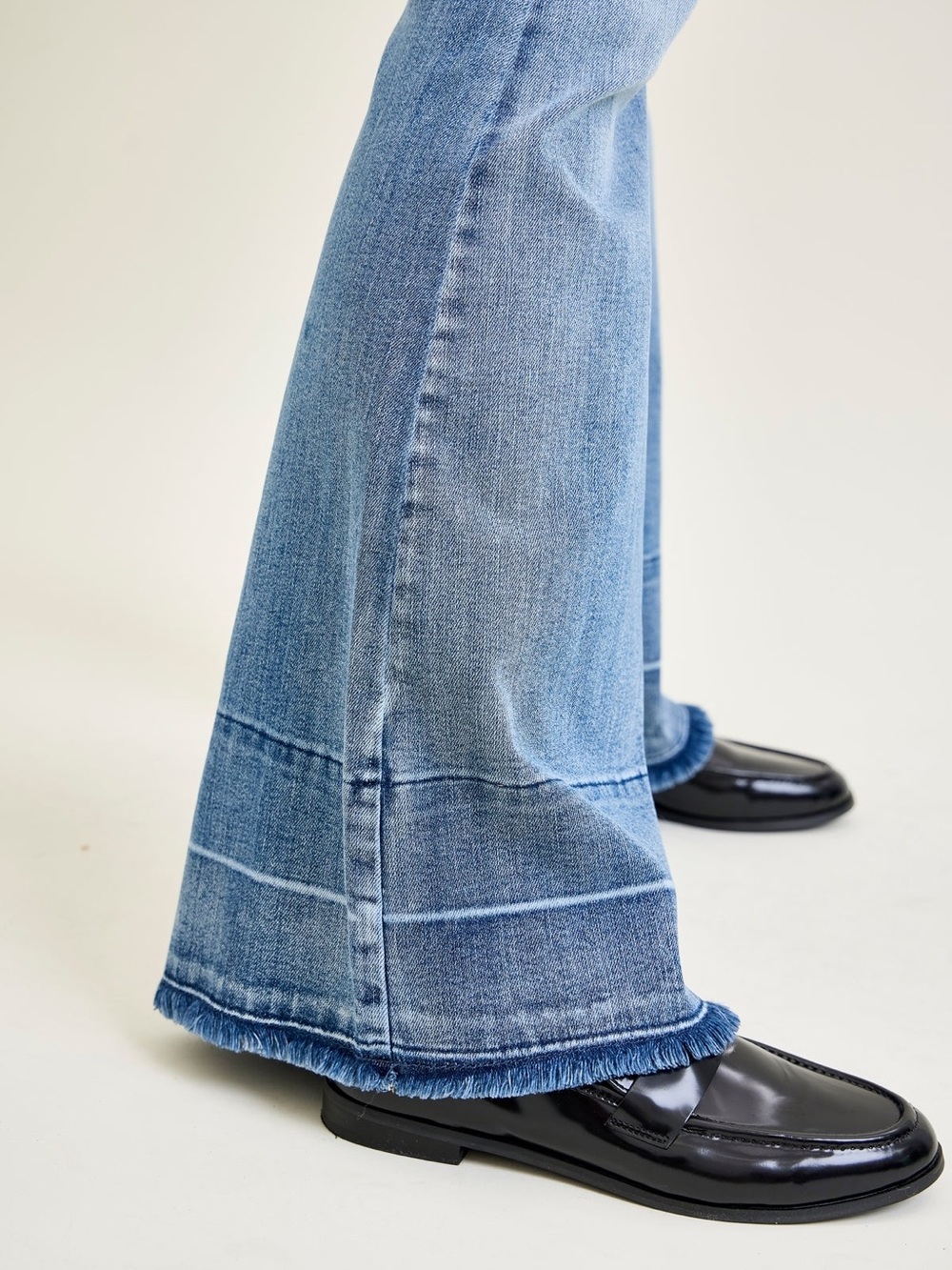 Judy Blue Charlotte Tummy Control Release Hem Flare size 28 - Picture 4 of 12